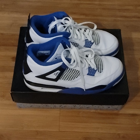 Air Jordan 4 Retro - Picture 2 of 2